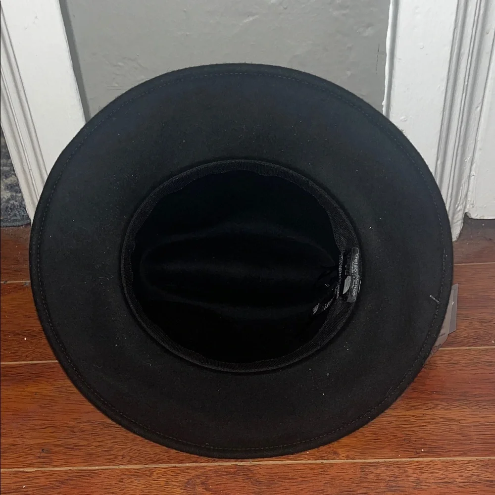 Stylish Black Hat with Gold Chain Accent